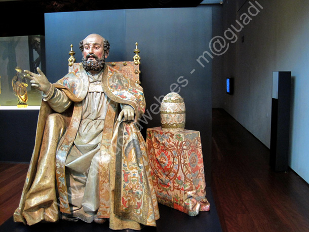 110 Valladolid - Museo N. Colegio San Gregorio - San Pedro en catedra. 1630. Gregorio Fernandez