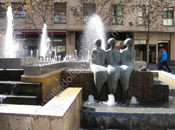 Valladolid - Fuente de las Sirenas de Concha Gay 1996 - Plaza Marti y Monso 002 - 2010