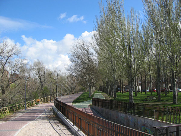 Valladolid - Parque Puente Colgante 001 2006