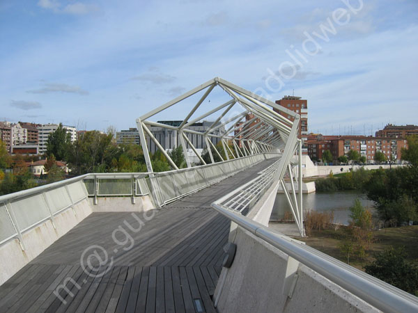 Valladolid - Puente Pasarela sobre el Pisuerga - Museo de la Ciencia 002 2009